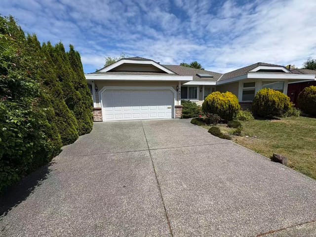 House for rent in Surrey, South Surrey White Rock, 14877 20 Avenue, 263157659 | Realtylink.org