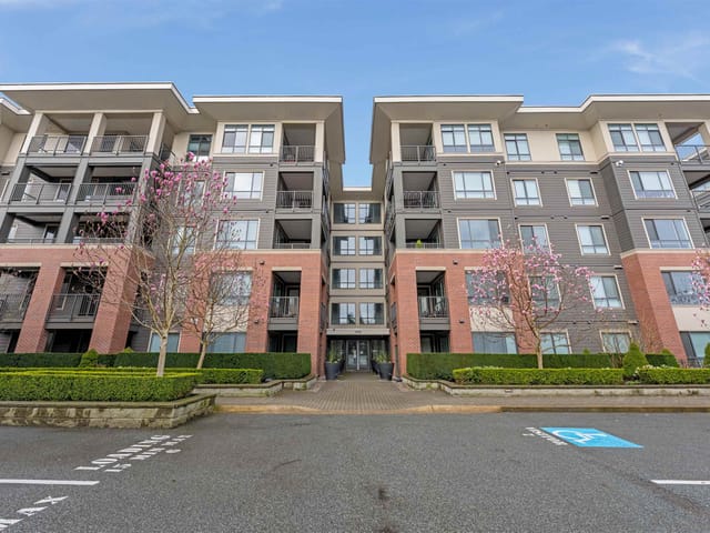 Apartment for sale in Abbotsford, Abbotsford, 102 33540 Mayfair Avenue, 263157887 | Realtylink.org