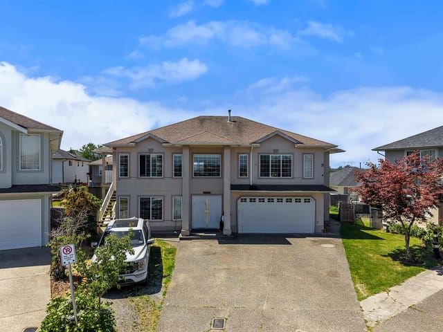 House for sale in Abbotsford, Abbotsford, 31431 Legacy Court, 263157946 | Realtylink.org