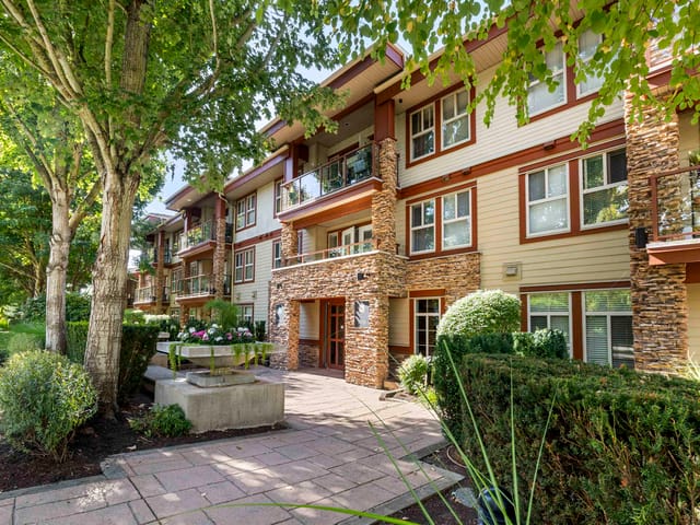 Apartment for sale in Surrey, South Surrey White Rock, 111 3355 Rosemary Heights Drive, 263158170 | Realtylink.org