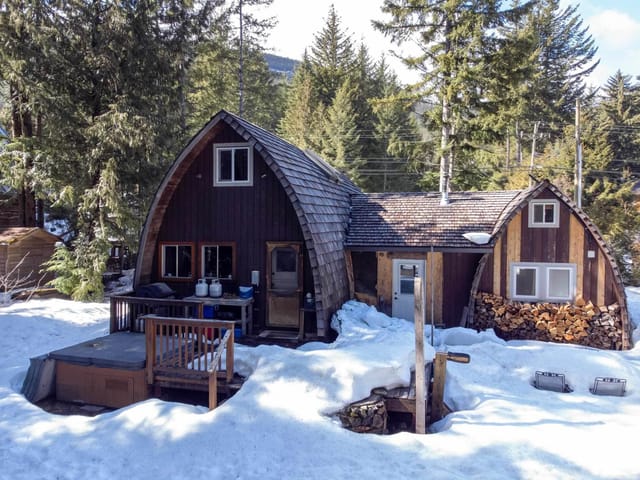 House for sale in Whistler, Whistler, 8160 Alpine Way, 263158208 | Realtylink.org
