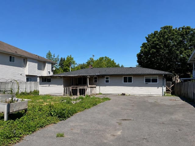 House for sale in Surrey, Surrey, 14086 72 Avenue, 263158247 | Realtylink.org