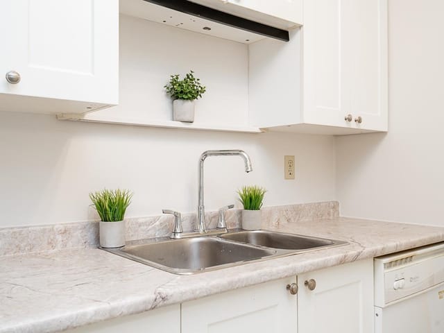 Apartment for sale in Abbotsford, Abbotsford, 106 33956 Essendene Avenue, 263158554 | Realtylink.org