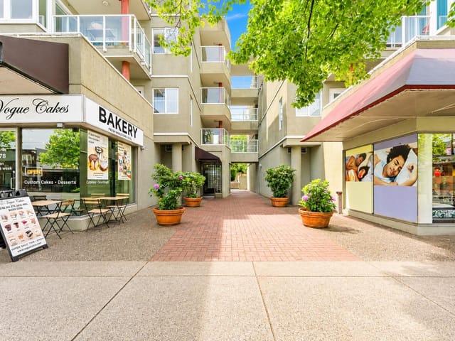 Apartment for sale in Vancouver, Vancouver West, 108 3250 W Broadway, 263158746 | Realtylink.org