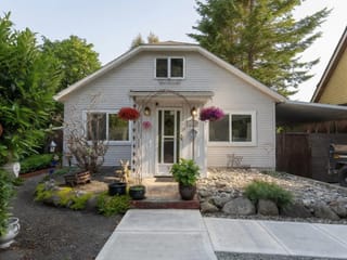 House for sale in Surrey, South Surrey White Rock, 2725 Gordon Avenue, 263158756 | Realtylink.org