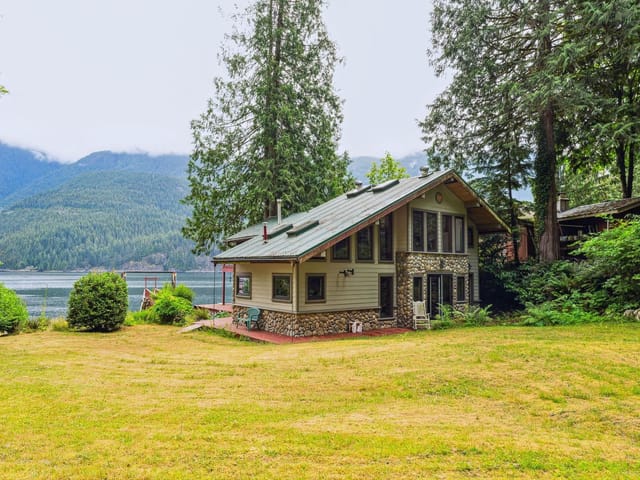 House for sale in North Vancouver, North Vancouver, 12 & 13 Coldwell Beach, 263158943 | Realtylink.org
