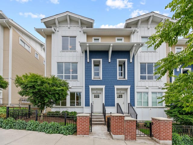 Townhouse for sale in Surrey, South Surrey White Rock, 16 16560 17a Avenue, 263159207 | Realtylink.org