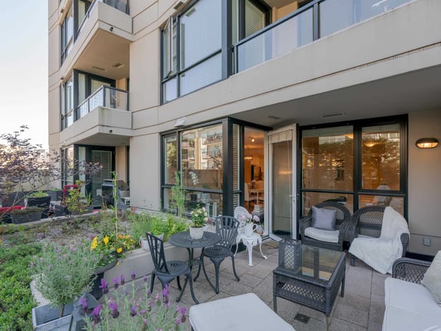 Apartment for sale in North Vancouver, North Vancouver, 302 160 W 3rd Street, 263159238 | Realtylink.org