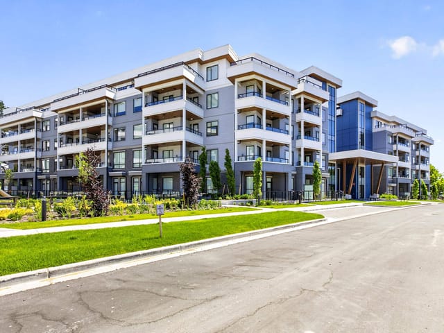 Apartment for sale in Surrey, Cloverdale, 220 6220 Gooseberry Drive, 263159256 | Realtylink.org