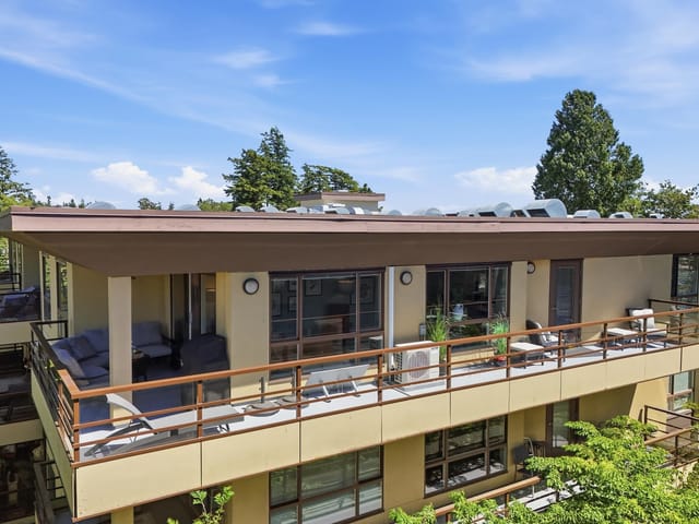 Apartment for sale in White Rock, South Surrey White Rock, 303 15747 Marine Drive, 263159577 | Realtylink.org