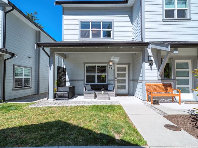 Townhouse for sale in Gibsons, Sunshine Coast, 17 950 Woodsworth Road, 263159604 | Realtylink.org