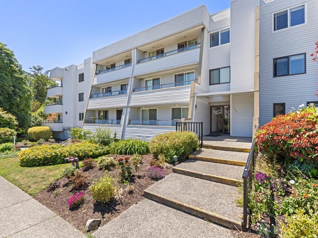 Apartment for sale in White Rock, South Surrey White Rock, 111 1341 George Street, 263159804 | Realtylink.org