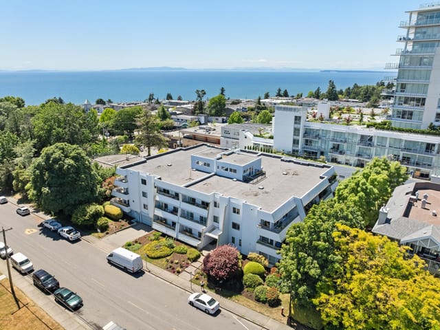 Apartment for sale in White Rock, South Surrey White Rock, 111 1341 George Street, 263159804 | Realtylink.org