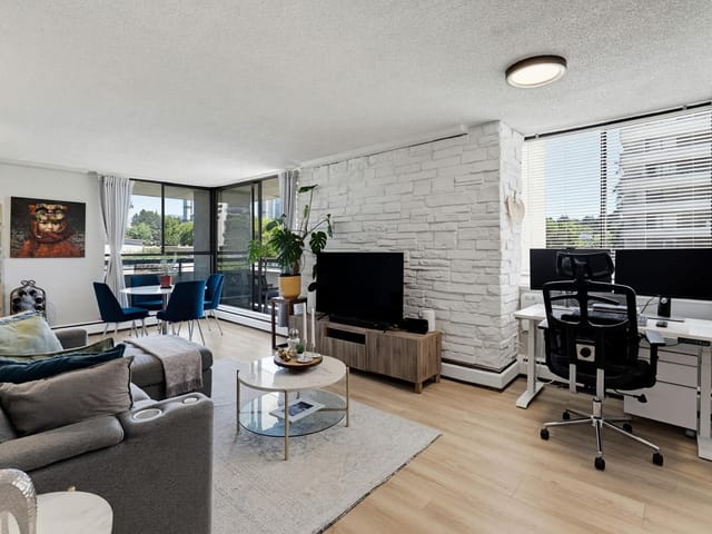 Apartment for sale in Burnaby, Burnaby North, 302 3737 Bartlett Court, 263159959 | Realtylink.org