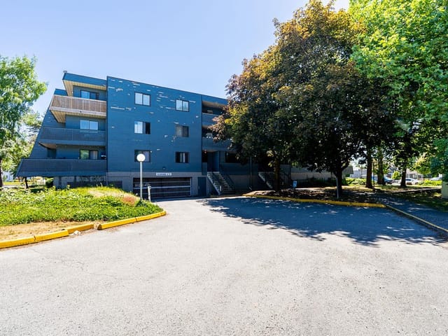 Apartment for sale in Surrey, Cloverdale, 207 17661 58a Avenue, 263160054 | Realtylink.org