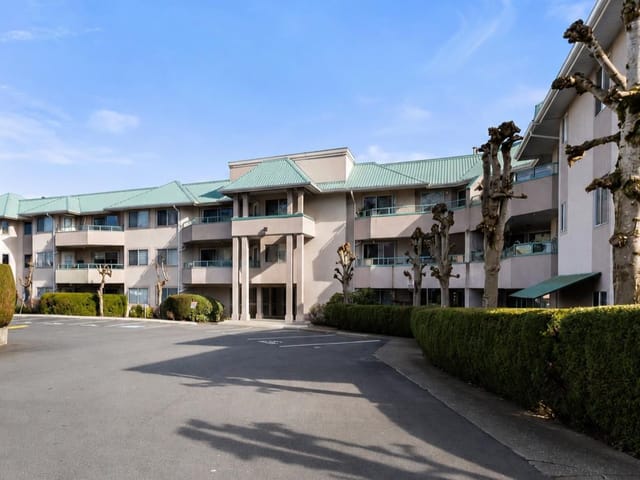 Apartment for sale in Abbotsford, Abbotsford, 215 33175 Old Yale Road, 263160083 | Realtylink.org