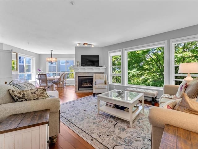 Apartment for sale in Surrey, South Surrey White Rock, 312 15555 16 Avenue, 263160184 | Realtylink.org