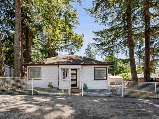 House for sale in Cultus Lake, Cultus Lake & Area, 361 Pine Street, 263160209 | Realtylink.org