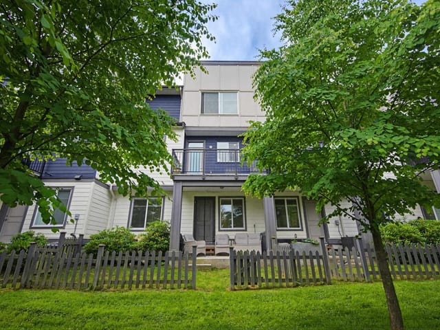 Townhouse for sale in Surrey, South Surrey White Rock, 75 15665 Mountain View Drive, 263160273 | Realtylink.org