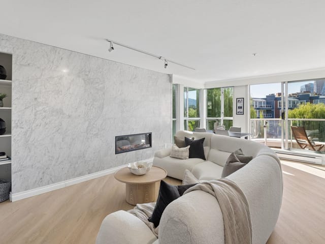 Apartment for sale in Vancouver, Vancouver West, 301 1502 Island Park Walk, 263160415 | Realtylink.org