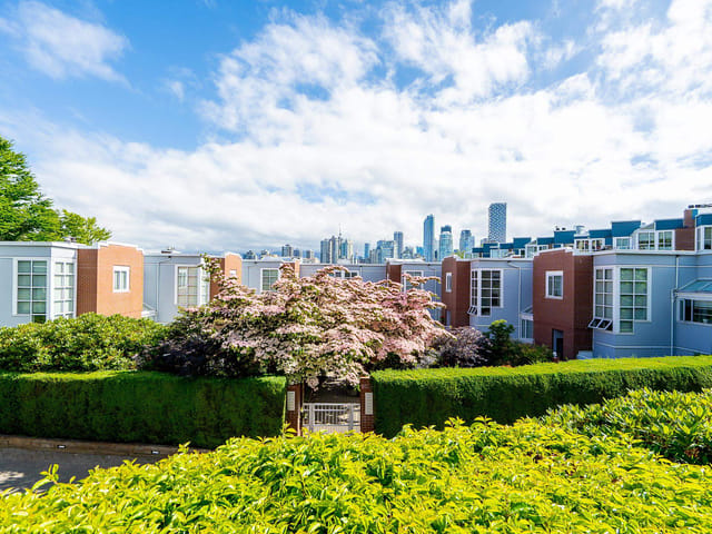 Apartment for sale in Vancouver, Vancouver West, 102 1530 Mariner Walk, 263160562 | Realtylink.org