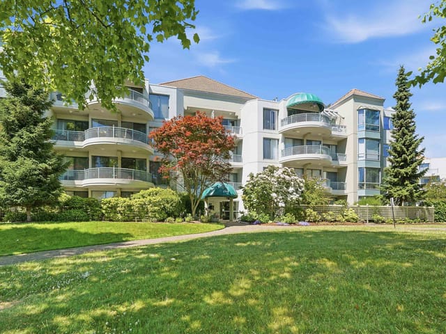 Apartment for sale in Surrey, South Surrey White Rock, 201 1705 Martin Drive, 263160623 | Realtylink.org