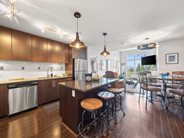 Apartment for sale in Surrey, South Surrey White Rock, 439 15850 26 Avenue, 263160796 | Realtylink.org