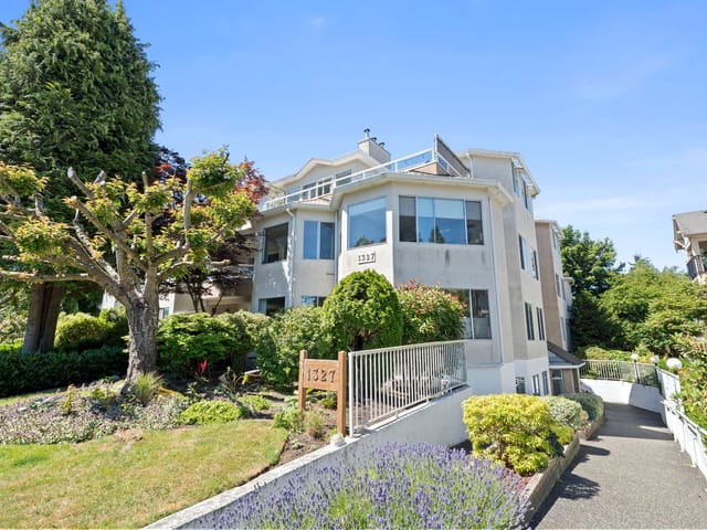 Apartment for sale in White Rock, South Surrey White Rock, 203 1327 Best Street, 263160825 | Realtylink.org