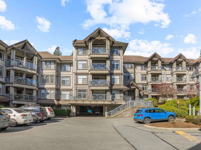 Apartment for sale in Abbotsford, Abbotsford, 315 33318 E Bourquin Crescent, 263160896 | Realtylink.org