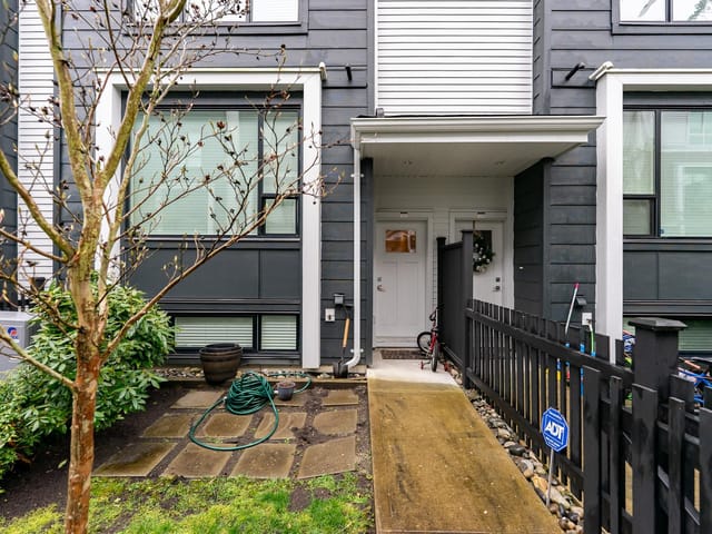 Townhouse for sale in Surrey, South Surrey White Rock, 180 2277 Oak Meadows Drive, 263161094 | Realtylink.org