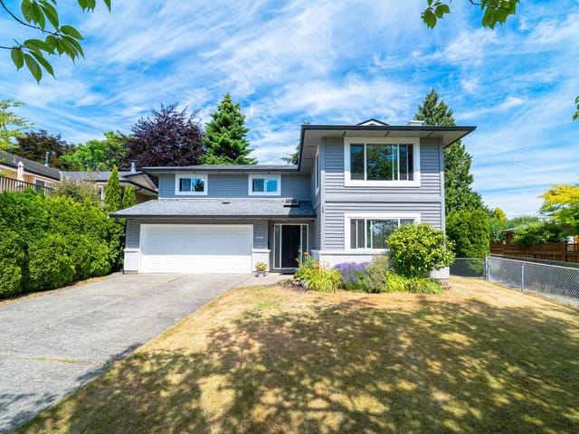 House for sale in Surrey, South Surrey White Rock, 16199 13th Avenue, 263161491 | Realtylink.org