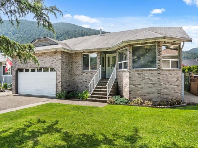 House for sale in Harrison Hot Springs, Harrison Lake, 322 Miami River Drive, 263161514 | Realtylink.org