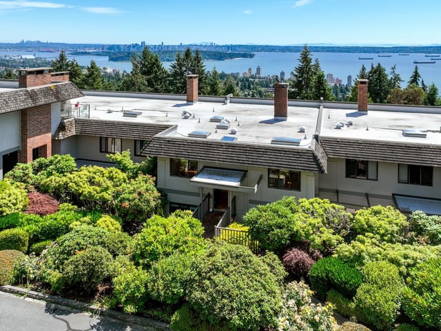Apartment for sale in West Vancouver, West Vancouver, 8 2206 Folkestone Way, 263161710 | Realtylink.org