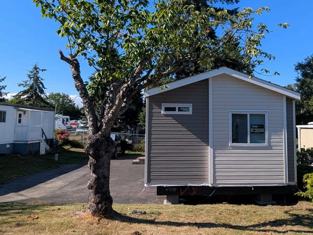 Manufactured Home for sale in Surrey, Surrey, 104 8220 King George Boulevard, 263161948 | Realtylink.org
