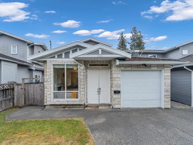1/2 Duplex for sale in Burnaby, Burnaby South, 5880 Irmin Street, 263162078 | Realtylink.org