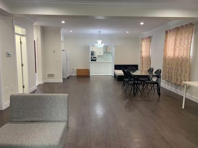 House for rent in Vancouver, South Surrey White Rock, Main and Above 13766 North Bluff Road, 263162264 | Realtylink.org