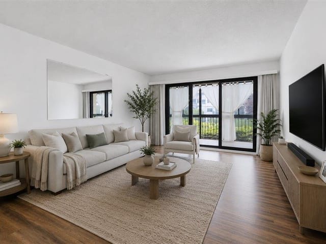 Apartment for sale in Abbotsford, Abbotsford, 105 32033 Old Yale Road, 263162292 | Realtylink.org