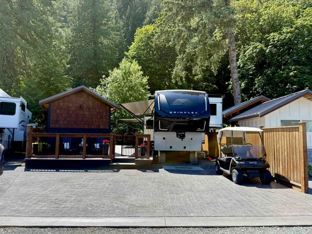 Lot for sale in Harrison Hot Springs, Harrison Lake, 381 720 Hot Springs Road, 263162298 | Realtylink.org