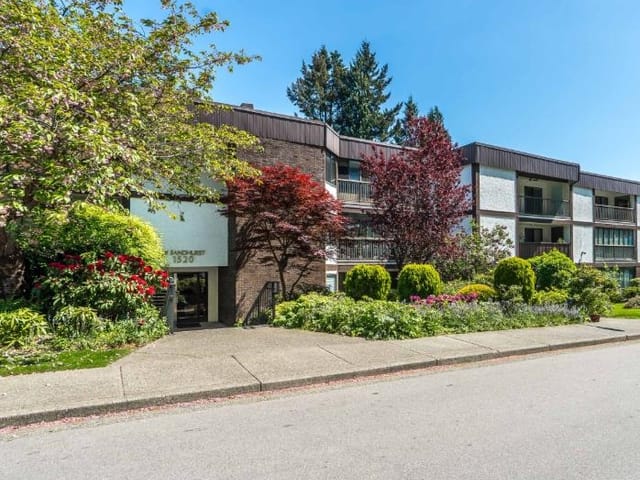 Apartment for sale in White Rock, South Surrey White Rock, 105 1520 Vidal Street, 263162579 | Realtylink.org