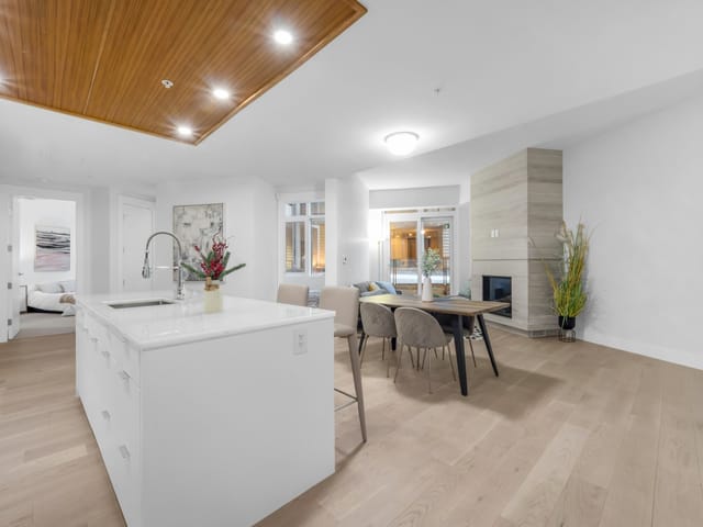 Apartment for sale in West Vancouver, West Vancouver, 101 6699 Nelson Avenue, 263162710 | Realtylink.org