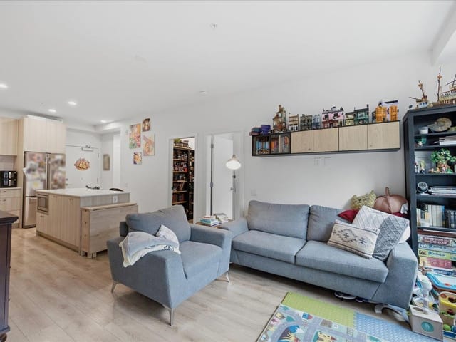 Apartment for sale in Coquitlam, Coquitlam, 214 741 Anskar Court, 263162772 | Realtylink.org