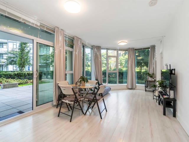 Apartment for sale in Burnaby, Burnaby East, 402 7388 Kingsway, 263162877 | Realtylink.org