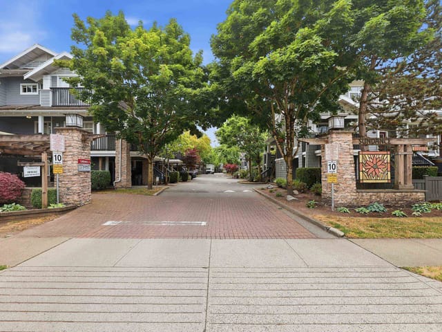 Townhouse for sale in Surrey, South Surrey White Rock, 141 15236 36 Avenue, 263162939 | Realtylink.org