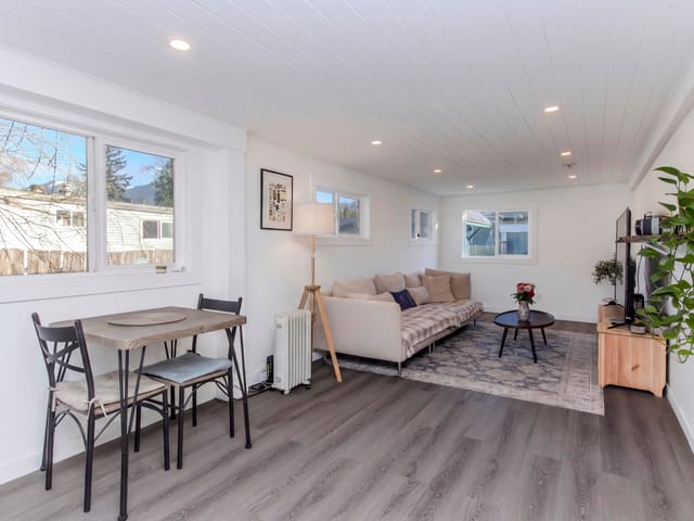Manufactured Home for sale in Squamish, Squamish, 24 40157 Government Road, 263163038 | Realtylink.org