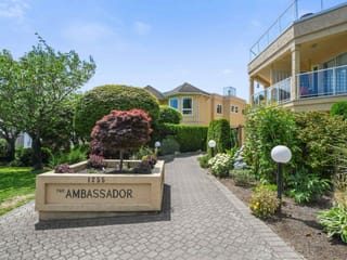 Apartment for sale in White Rock, South Surrey White Rock, 201 1255 Best Street, 263163044 | Realtylink.org
