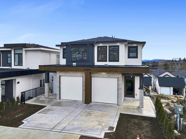 1/2 Duplex for sale in Surrey, South Surrey White Rock, 102 16702 16a Avenue, 263163276 | Realtylink.org