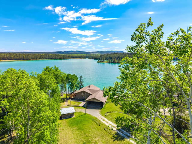 House for sale in Green Lake, 100 Mile House, 6410 Fox Crescent, 263163344 | Realtylink.org