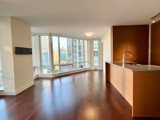 Apartment for sale in Vancouver, Vancouver West, 1107 565 Smithe Street, 263163571 | Realtylink.org