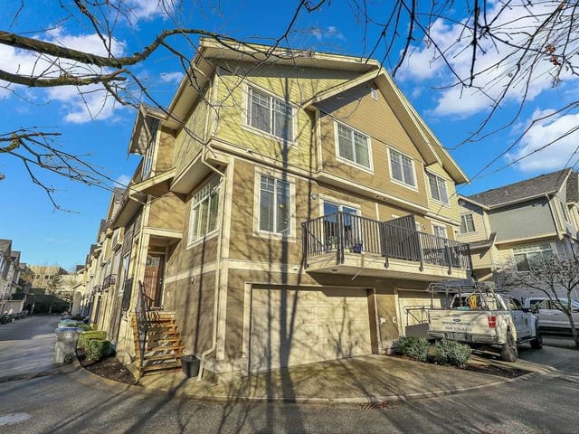 Townhouse for sale in Surrey, North Surrey, 73 15399 Guildford Drive, 263163649 | Realtylink.org