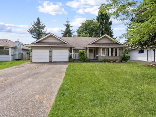 House for sale in Surrey, Surrey, 8819 157 Street, 263163657 | Realtylink.org